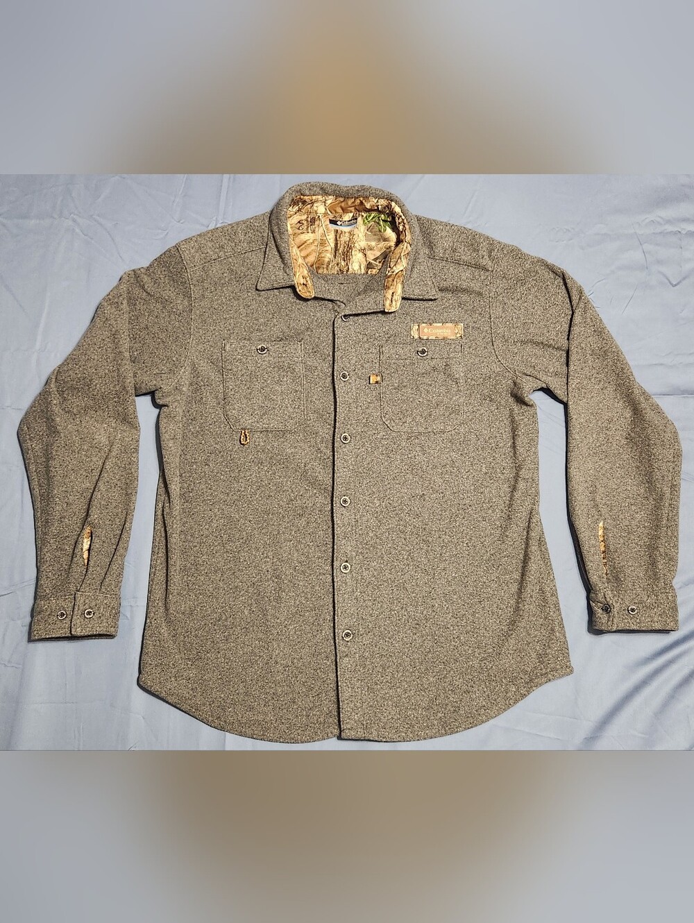 Columbia PHG Men’s Grey Fleece Button Down Shirt Size L Camo Accent Performance